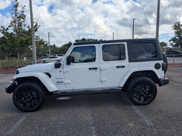 Used 2023 Jeep Wrangler Unlimited Sahara AWD/4WD image 7