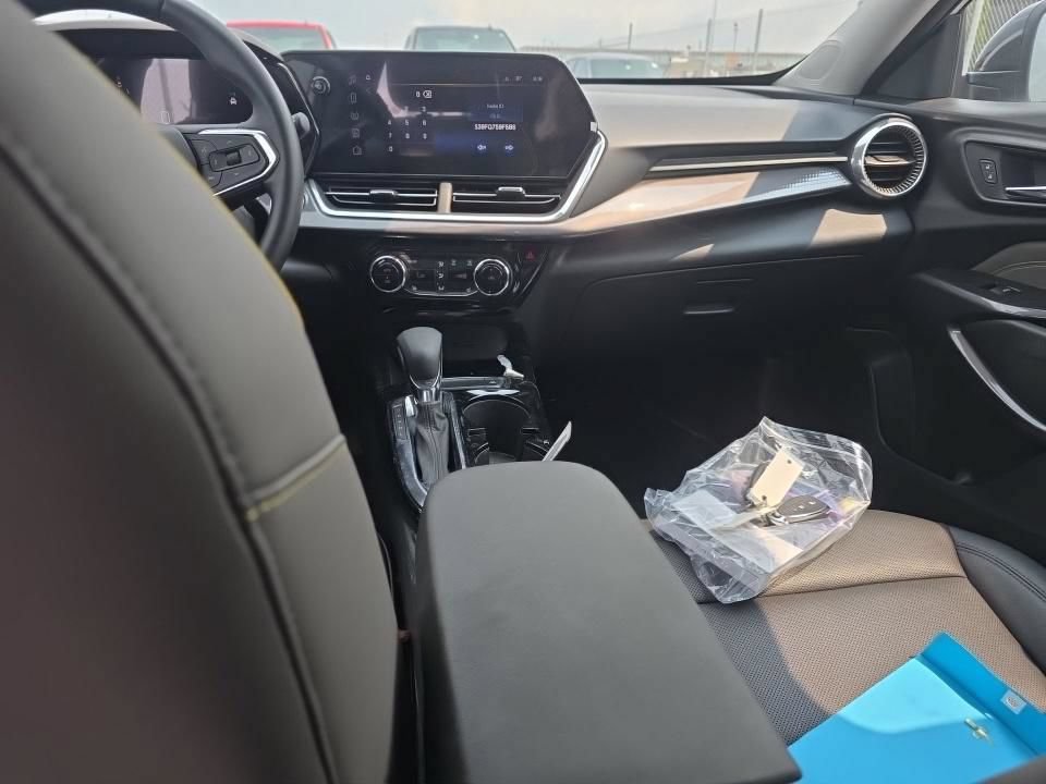 Used 2024 Chevrolet Trax ACTIV FWD image 15