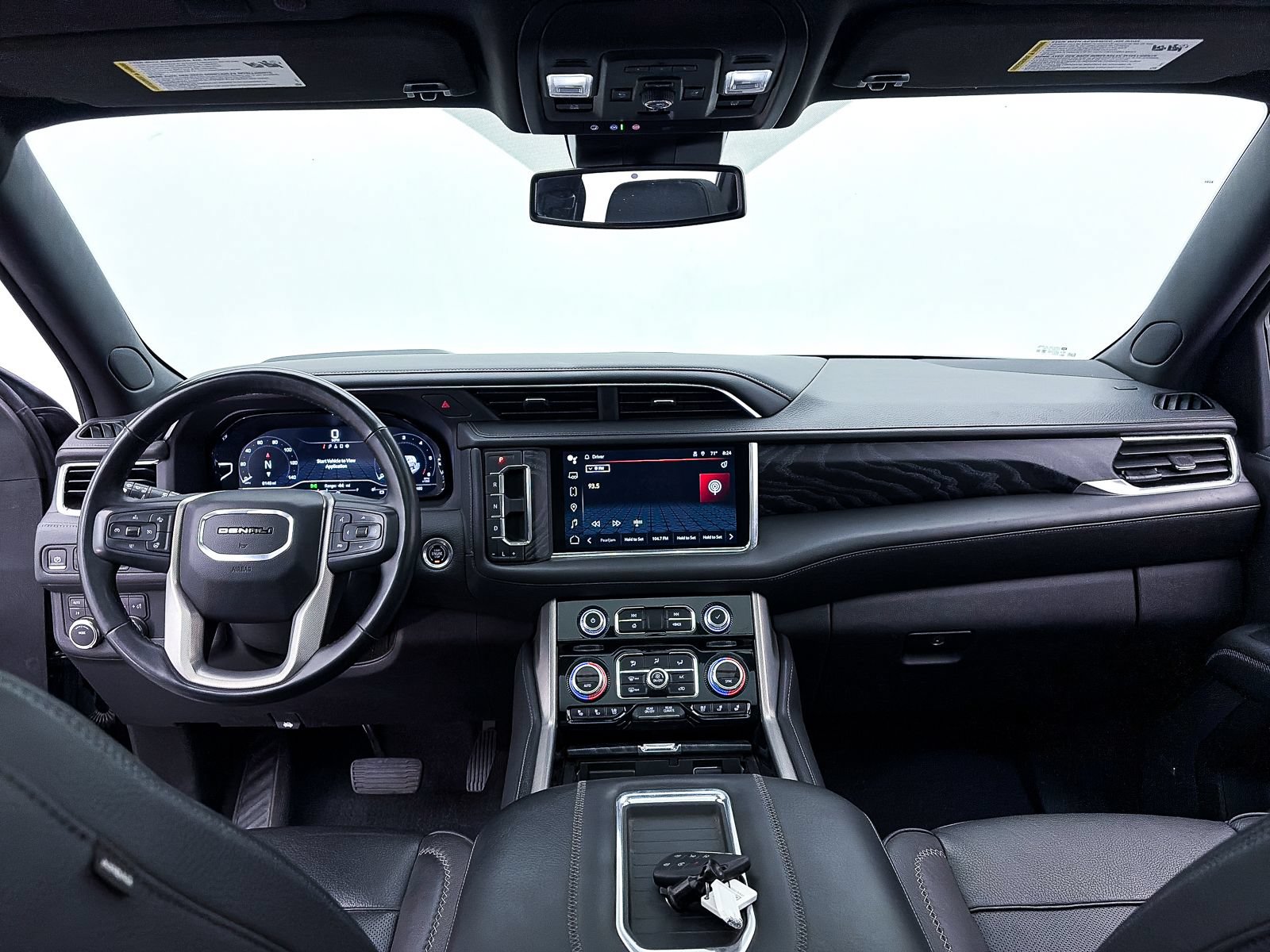 Used 2023 GMC Yukon XL Denali AWD/4WD image 31