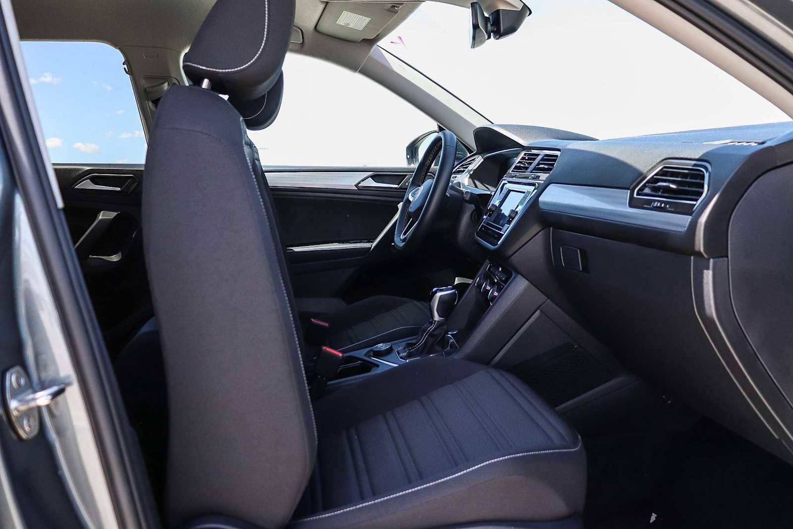 Used 2023 Volkswagen Tiguan S image 15