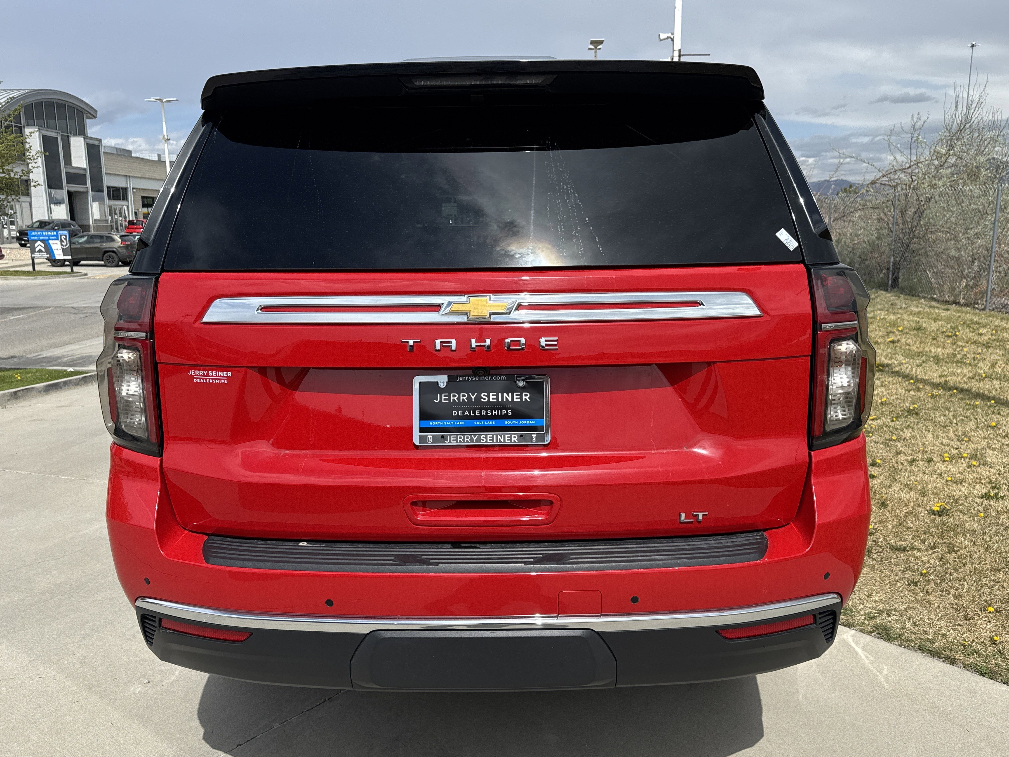 Used 2023 Chevrolet Tahoe LT w/ Luxury Package AWD/4WD image 4