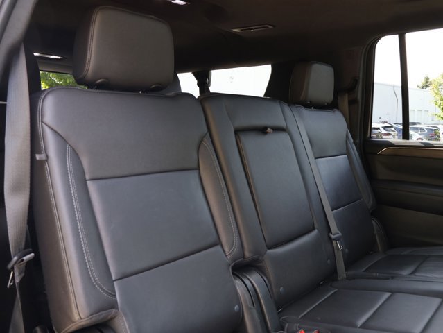 Used 2022 Chevrolet Suburban Z71 w/ Luxury Package AWD/4WD image 28