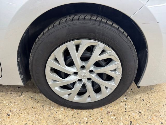 Used 2017 Toyota Corolla LE image 30