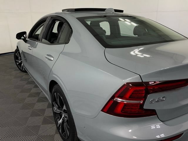 Certified 2024 Volvo S60 B5 Plus AWD/4WD image 35