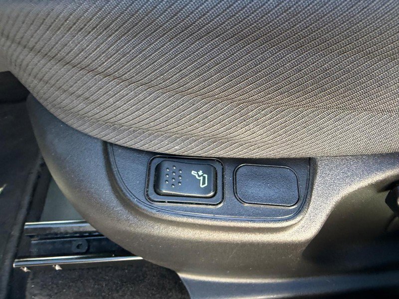 Used 2018 FIAT 500L Pop w/ Popular Equipment Group FWD image 19
