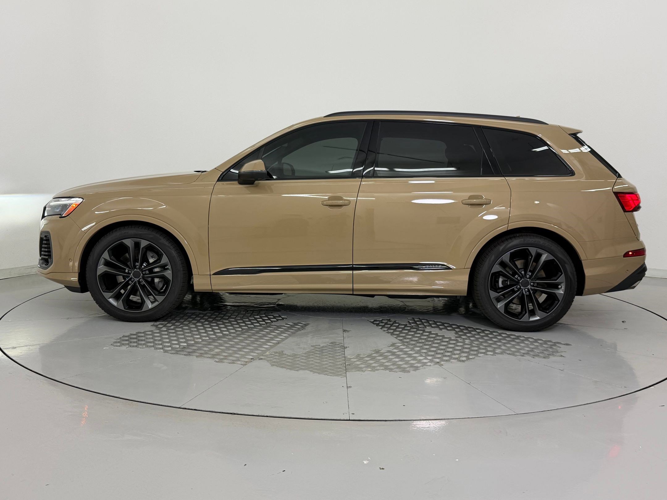 New 2026 Audi Q7 Premium Plus AWD/4WD image 2