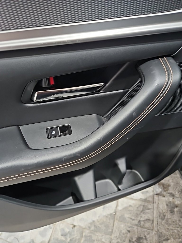 Used 2025 MAZDA CX-70 3.3 Turbo w/ Preferred Package image 21