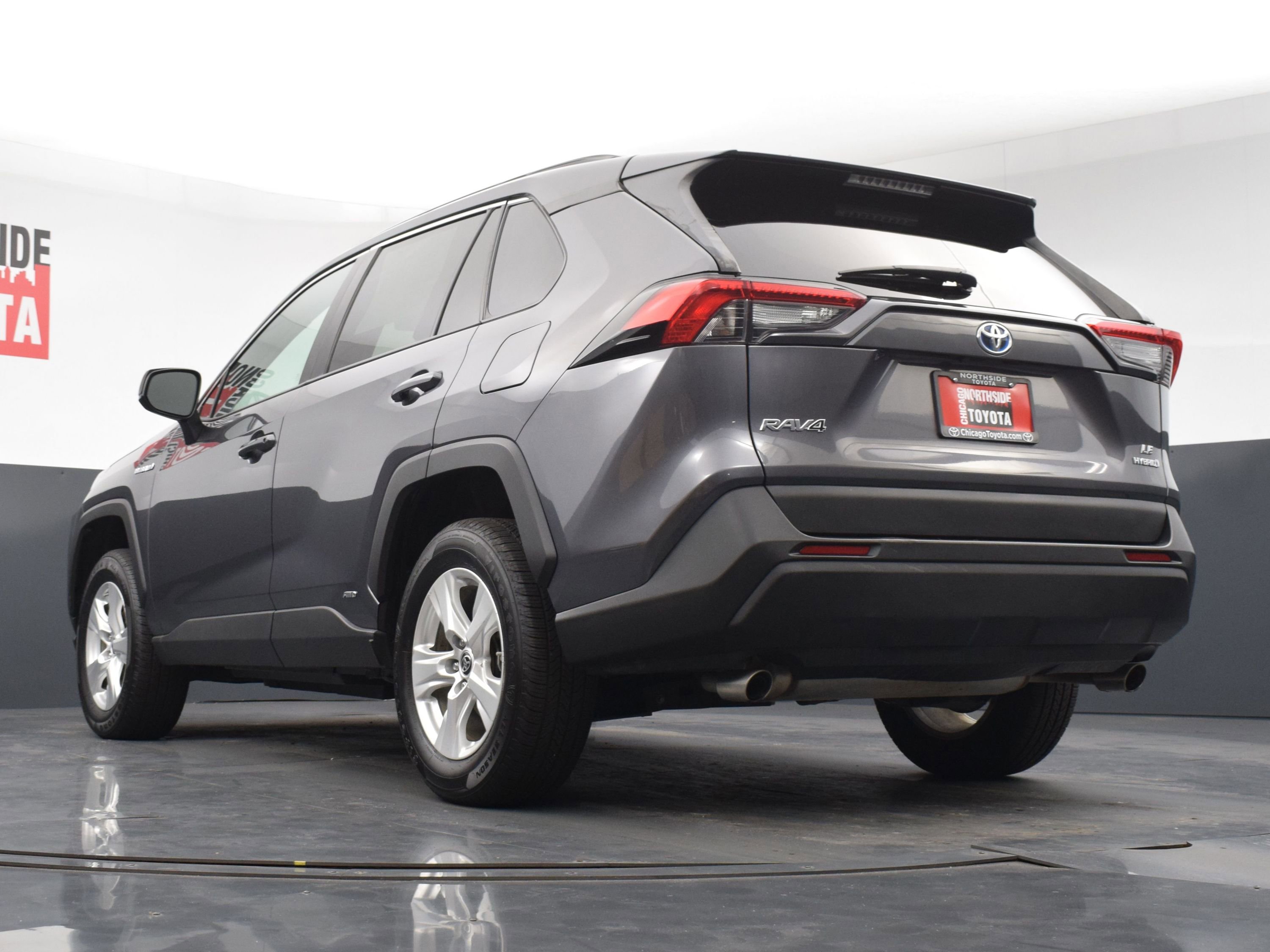 Used 2021 Toyota RAV4 LE AWD/4WD image 26