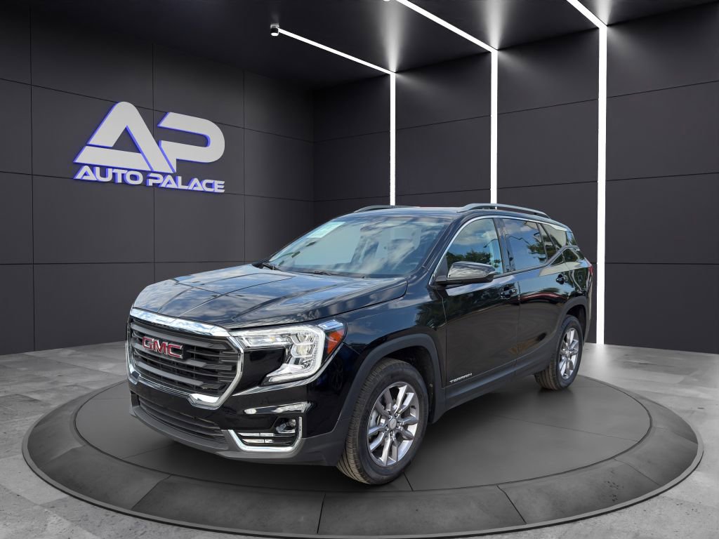 Used 2024 GMC Terrain SLT image 1