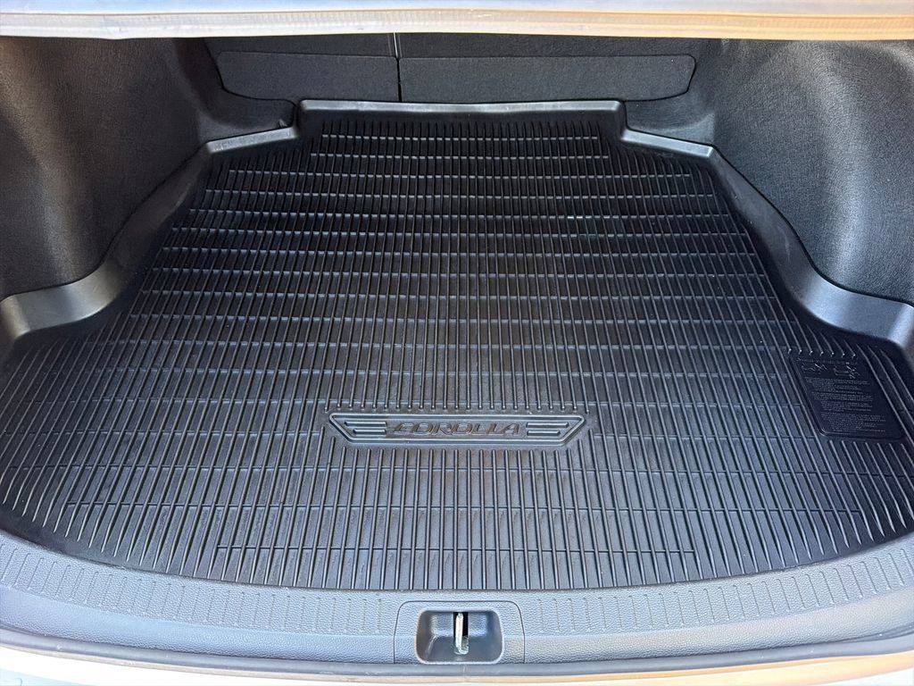 Used 2024 Toyota Corolla SE image 33