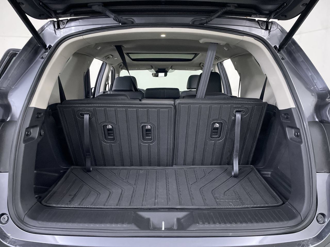 Used 2025 Honda Pilot Touring image 25