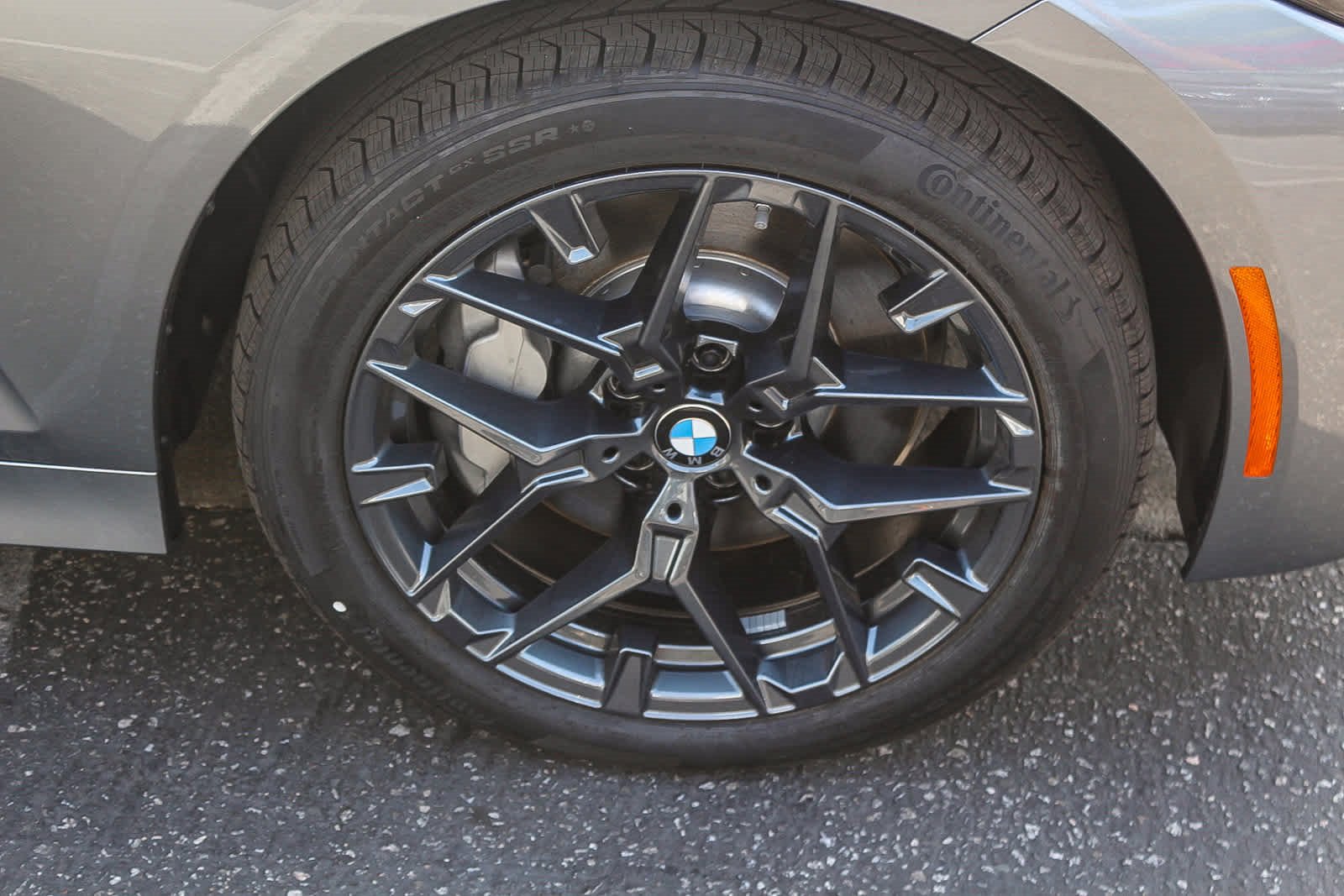 New 2025 BMW 330i xDrive Sedan w/ Convenience Package image 9