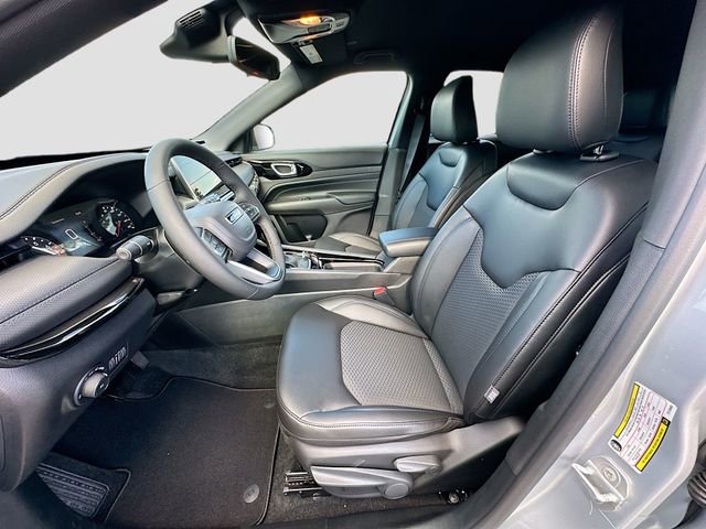 New 2026 Jeep Compass Latitude image 14