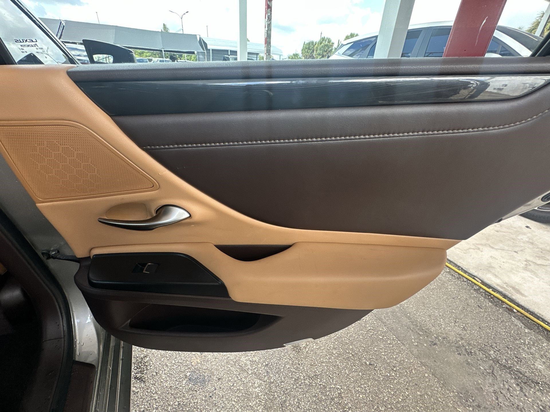 Used 2021 Lexus ES 350 image 30