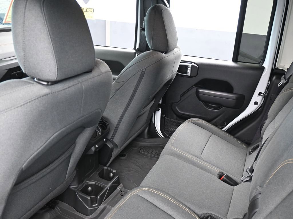 Used 2024 Jeep Gladiator Willys image 35