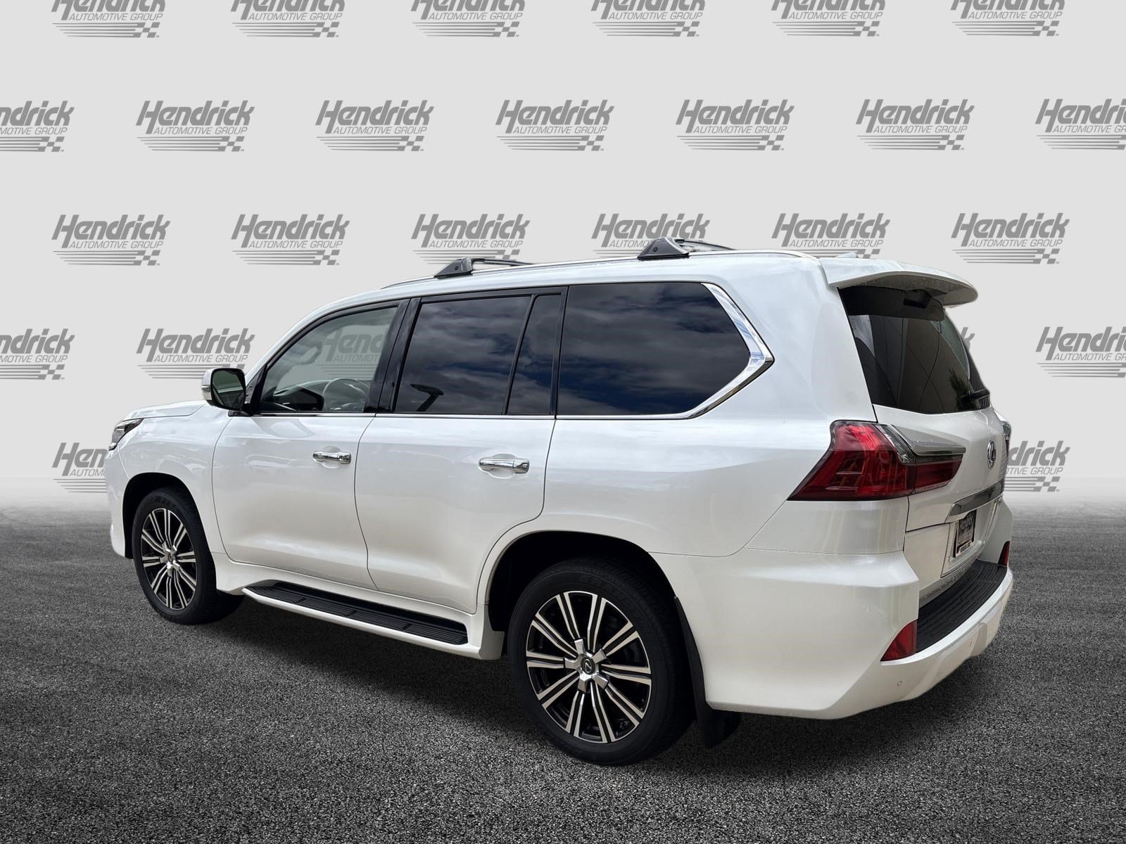 Used 2021 Lexus LX 570 4WD w/ Luxury Package image 8