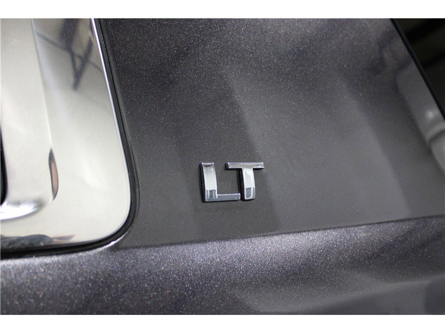 Used 2016 Chevrolet Suburban LT image 22