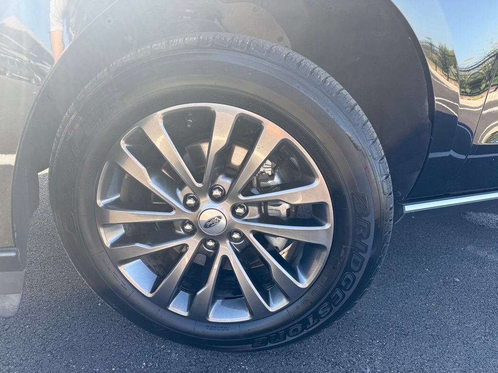 Used 2020 Ford Expedition Limited AWD/4WD image 9