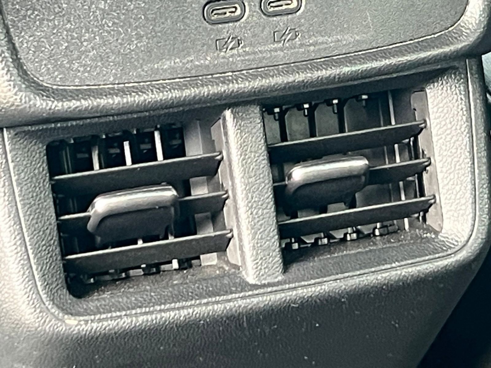 Used 2025 Chevrolet Equinox LT image 23