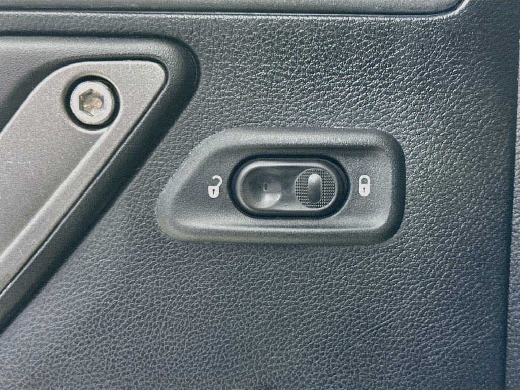 Used 2015 Jeep Wrangler Sport AWD/4WD image 18