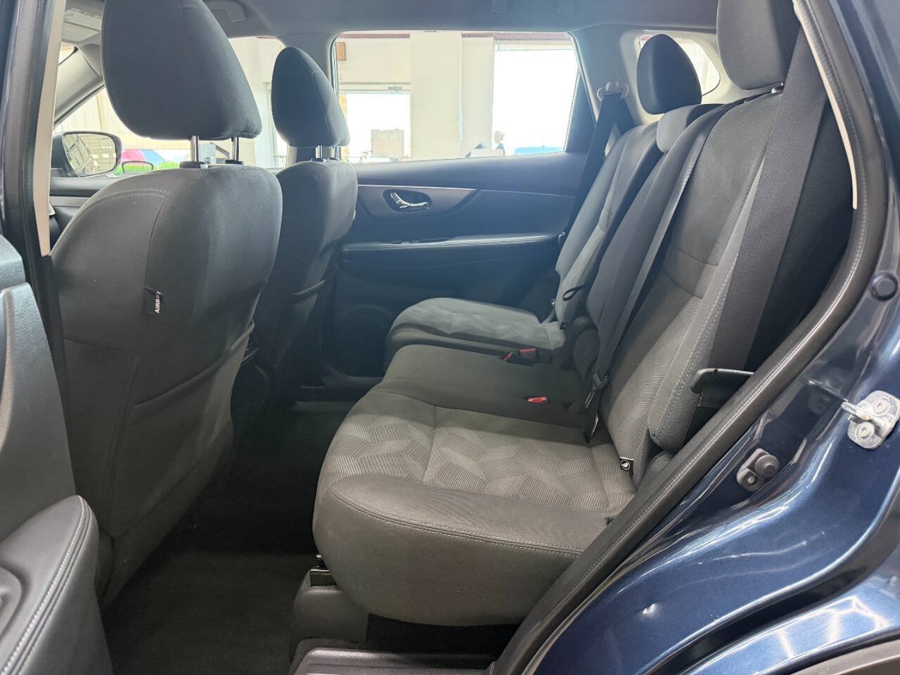 Used 2016 Nissan Rogue S AWD/4WD image 11
