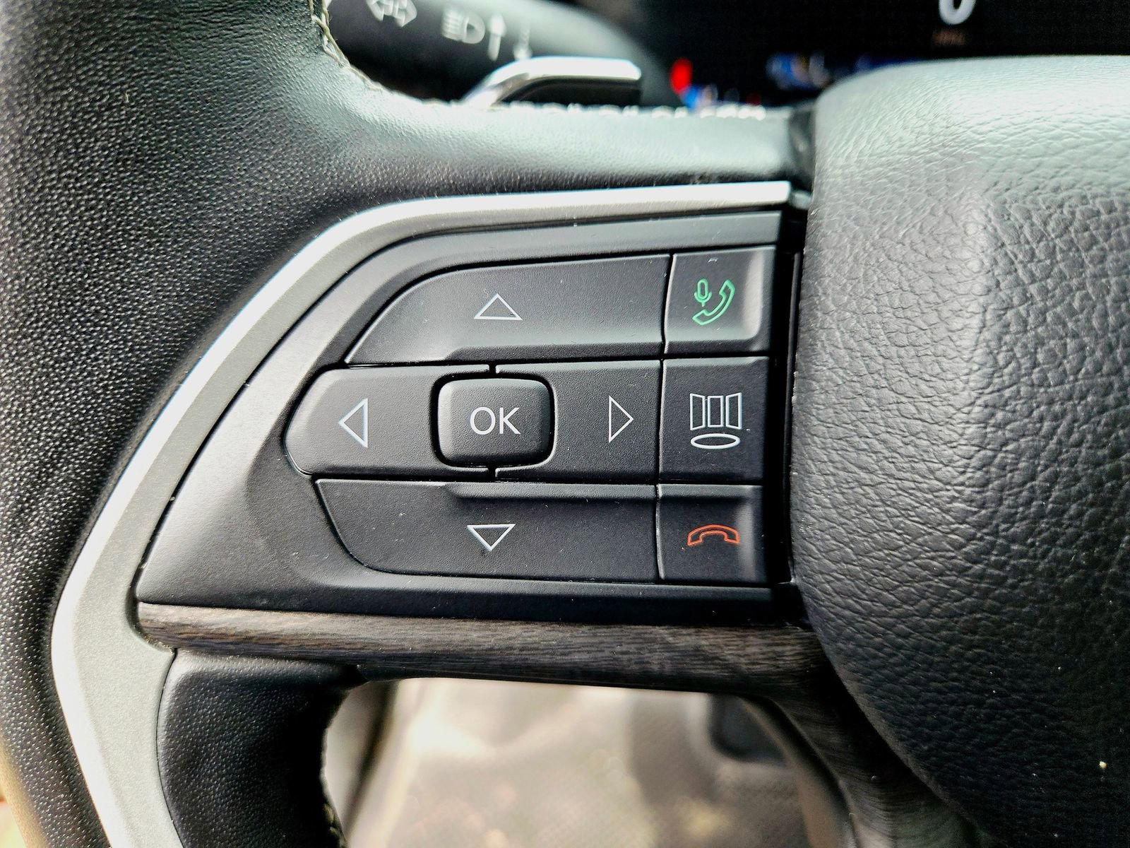 Used 2022 Jeep Grand Cherokee L Limited AWD/4WD image 11