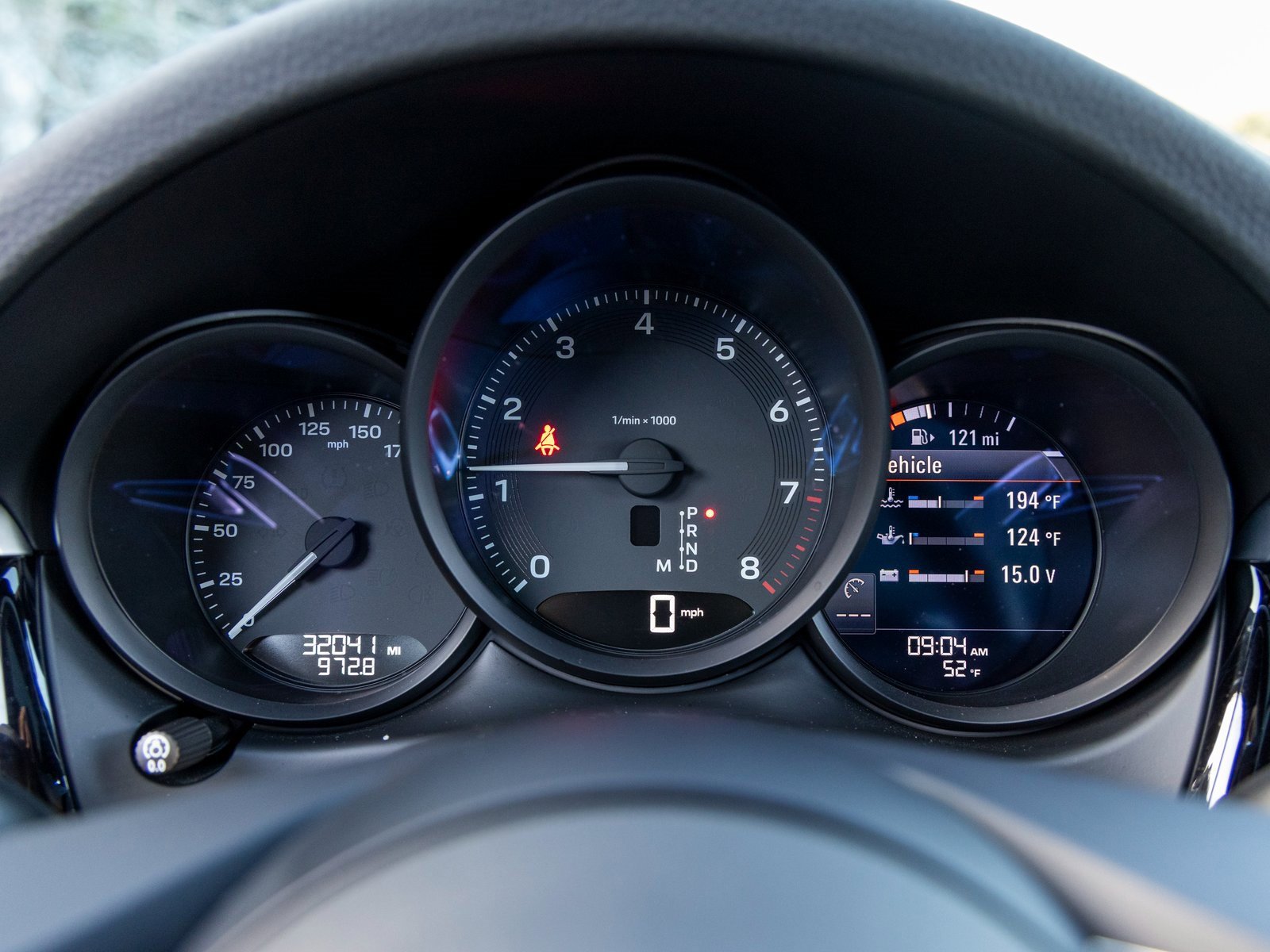 Certified 2023 Porsche Macan image 32