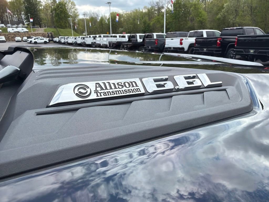 Used 2025 Chevrolet Silverado 2500 Custom w/ Custom Value Package AWD/4WD image 4