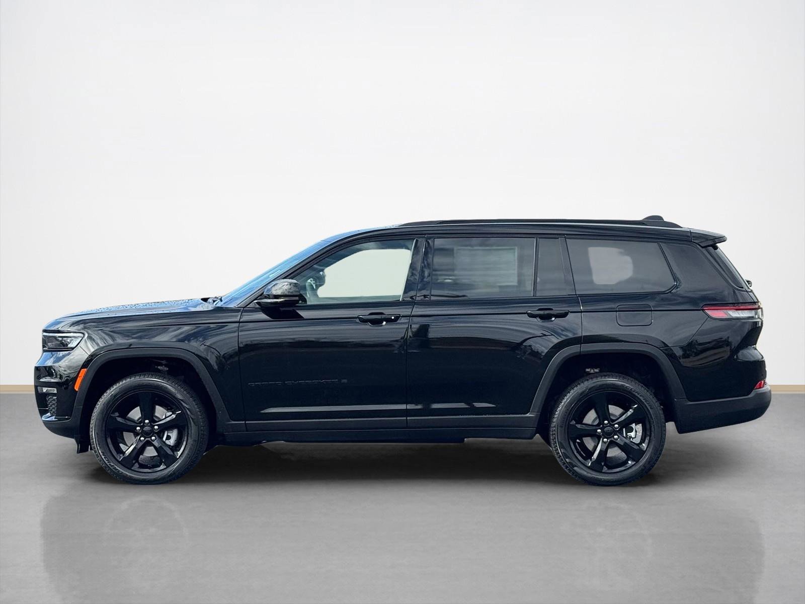 New 2025 Jeep Grand Cherokee L Limited w/ Black Appearance Package image 4