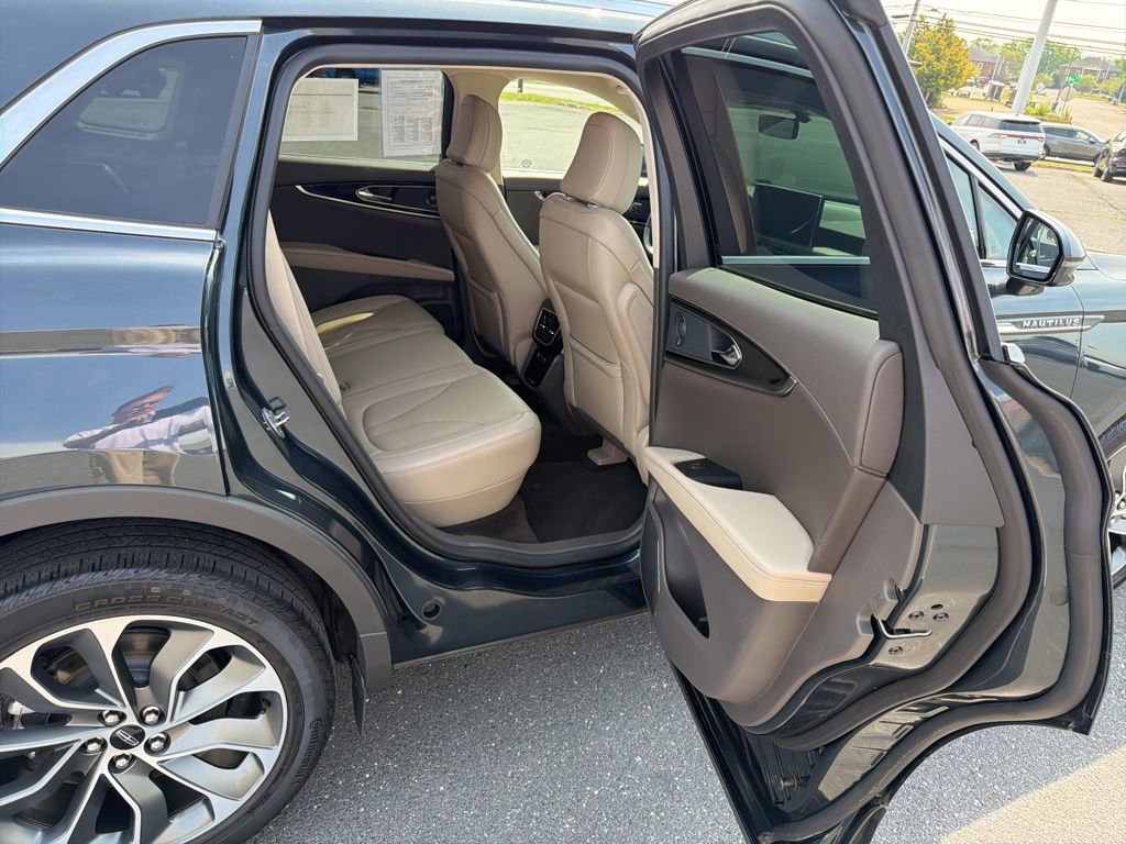 Certified 2023 Lincoln Nautilus Reserve w/ Luxury Package AWD/4WD image 20