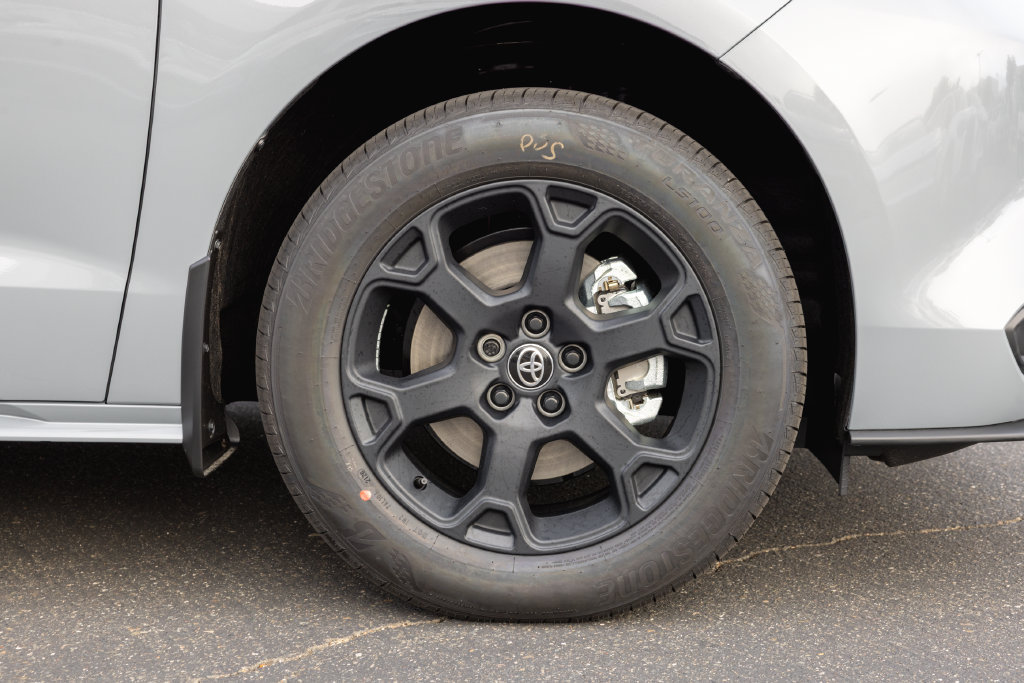 New 2026 Toyota Sienna XLE Woodland Edition AWD/4WD image 4