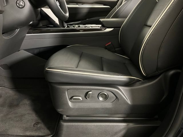 Used 2025 Cadillac Escalade Premium Luxury AWD/4WD image 27