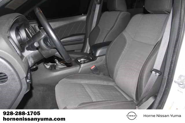 Used 2022 Dodge Charger SXT w/ Blacktop Package image 4