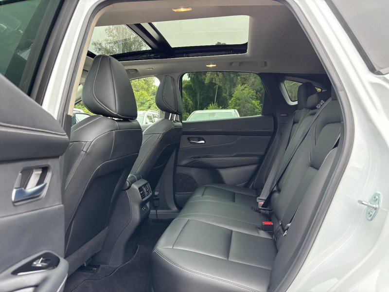 Used 2025 Nissan Murano SL AWD/4WD image 11