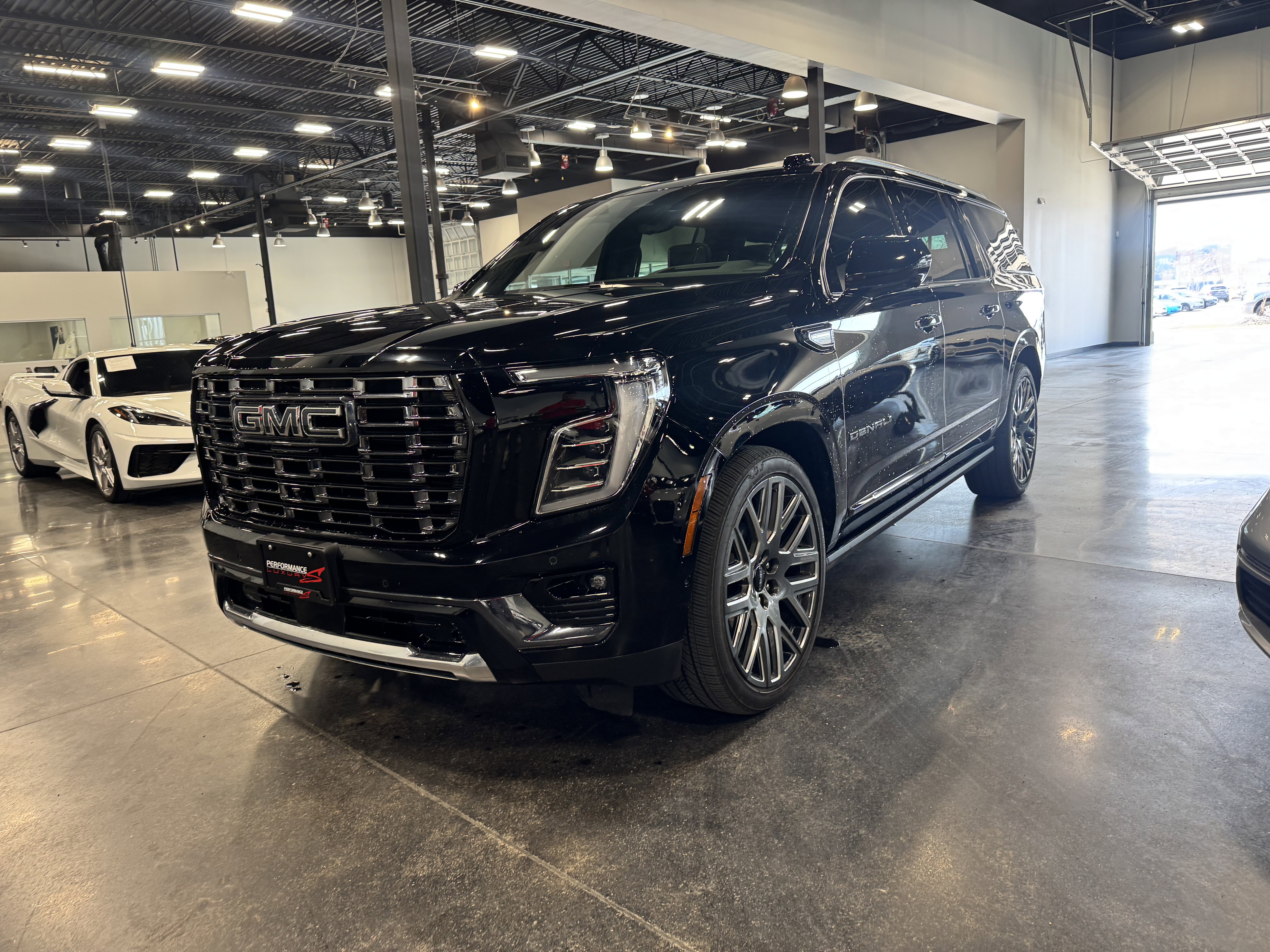 Used 2025 GMC Yukon XL Denali Ultimate image 7