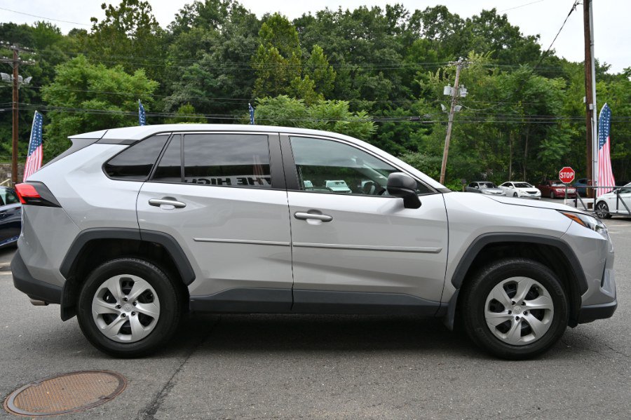Used 2023 Toyota RAV4 LE AWD/4WD image 6