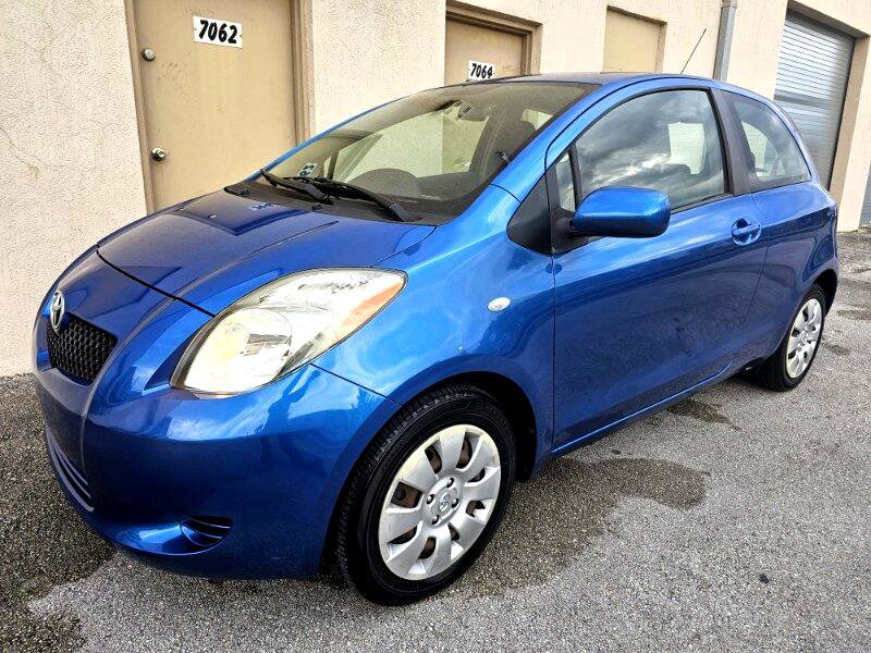 Used 2007 Toyota Yaris 2-Door Hatchback image 2