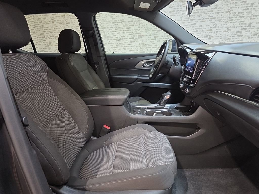 Used 2023 Chevrolet Traverse LT image 13