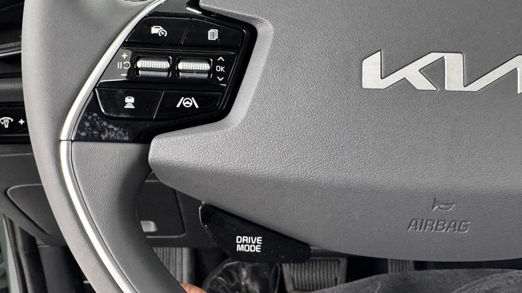 New 2026 Kia Niro EX FWD image 21