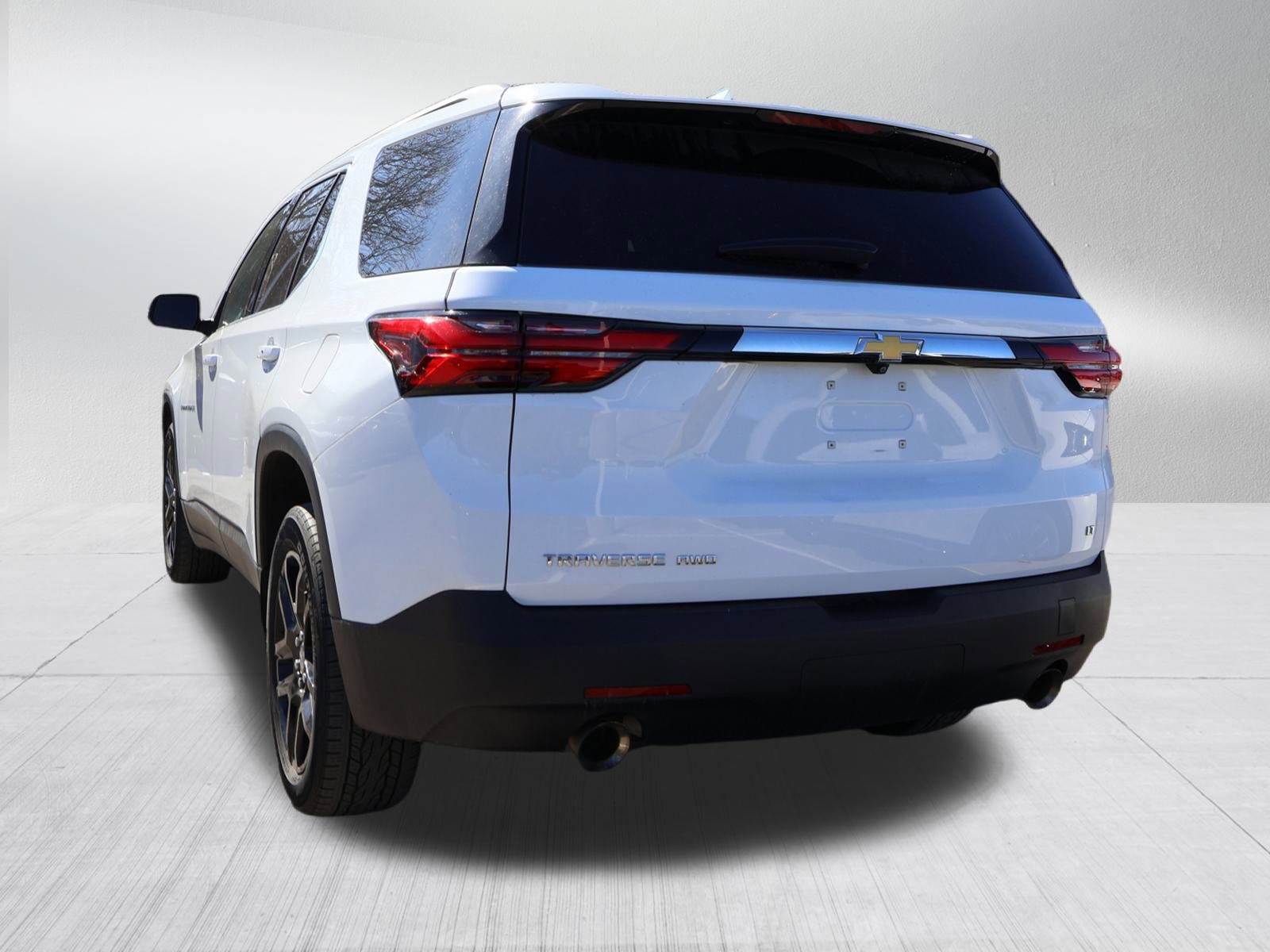 Used 2023 Chevrolet Traverse LT image 5