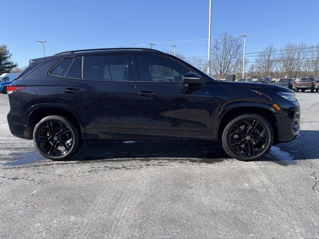 Used 2025 Volkswagen Tiguan SE R-Line image 8