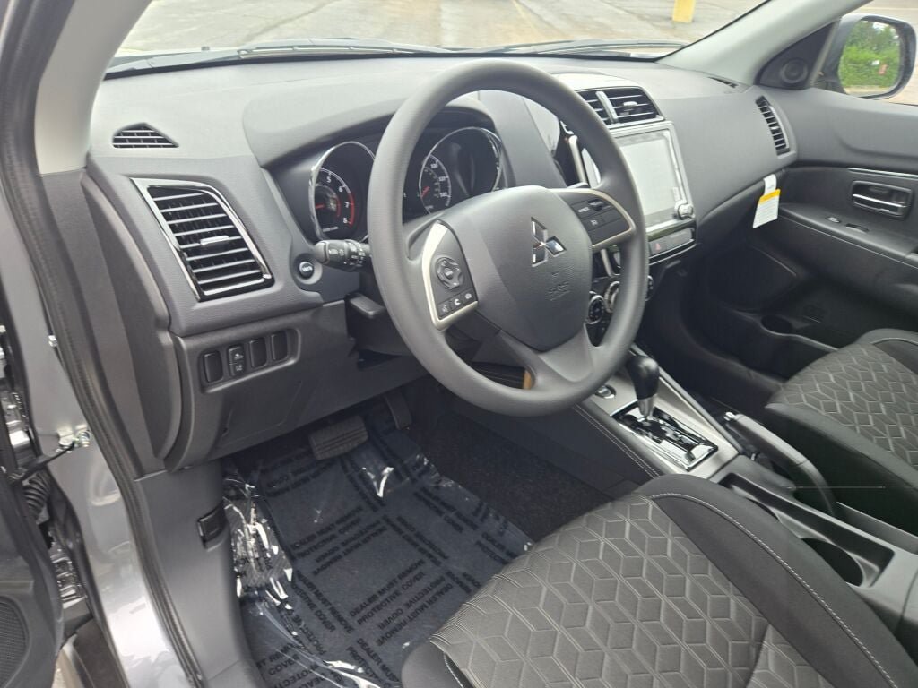 New 2027 Mitsubishi Outlander Sport ES AWD/4WD image 16