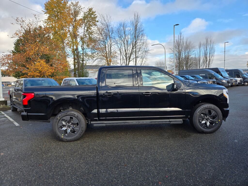 New 2025 Ford F150 Lightning Flash AWD/4WD image 4