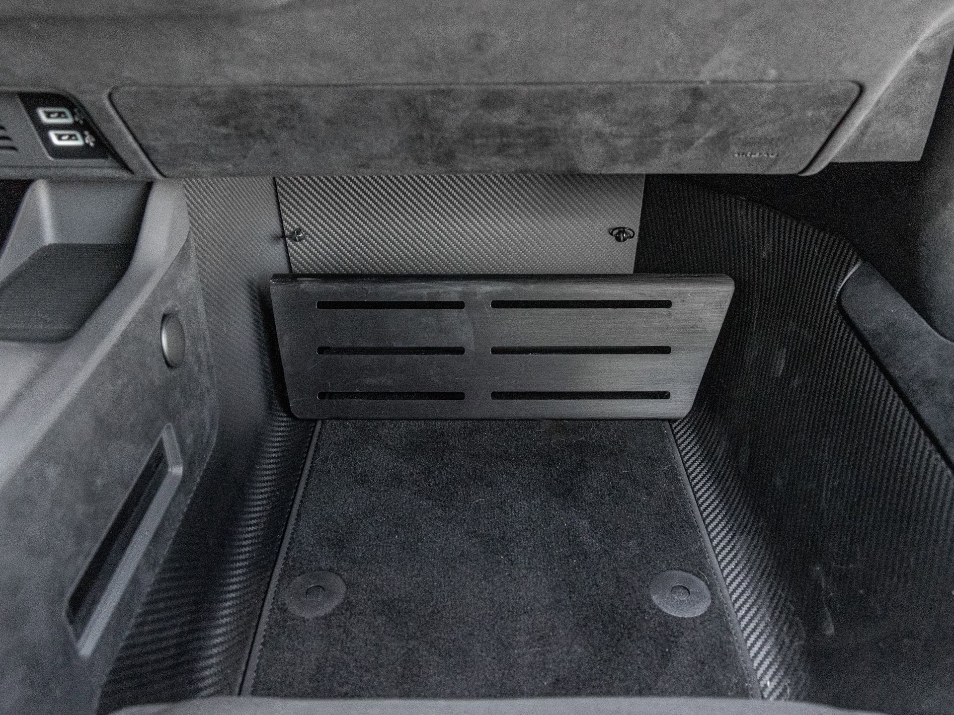 Used 2018 Ford GT image 38