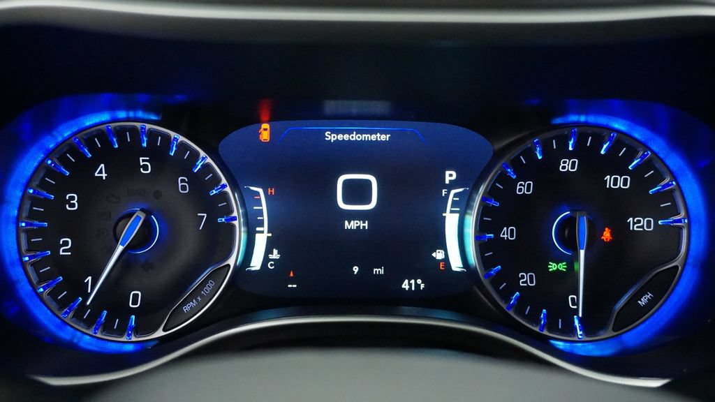 New 2026 Chrysler Voyager LX FWD image 39