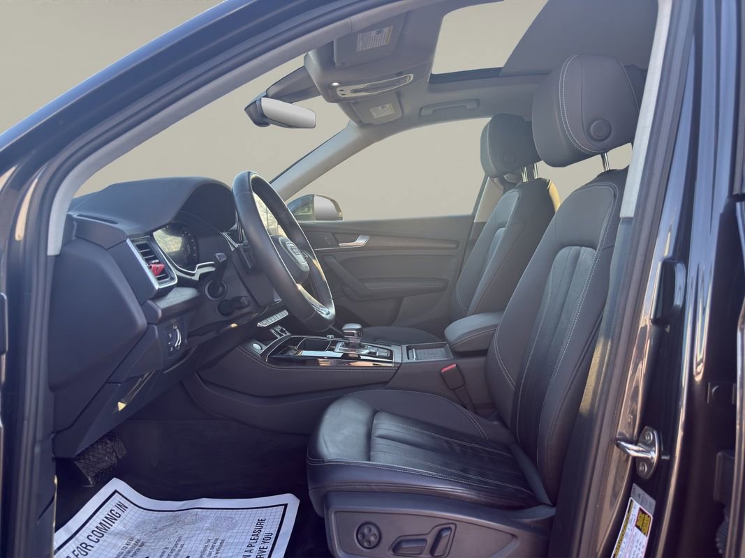 Used 2021 Audi Q5 2.0T Premium Plus w/ Premium Plus Package AWD/4WD image 9
