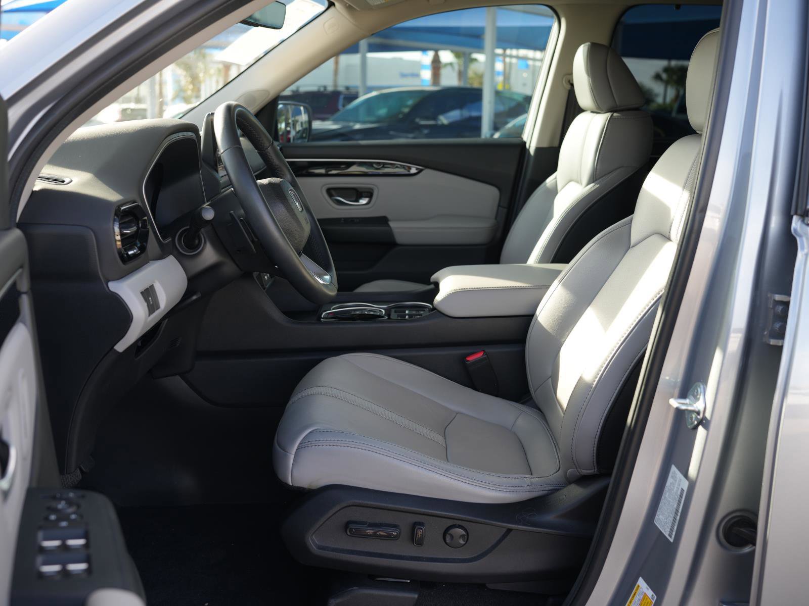 Used 2023 Honda Pilot Touring image 15