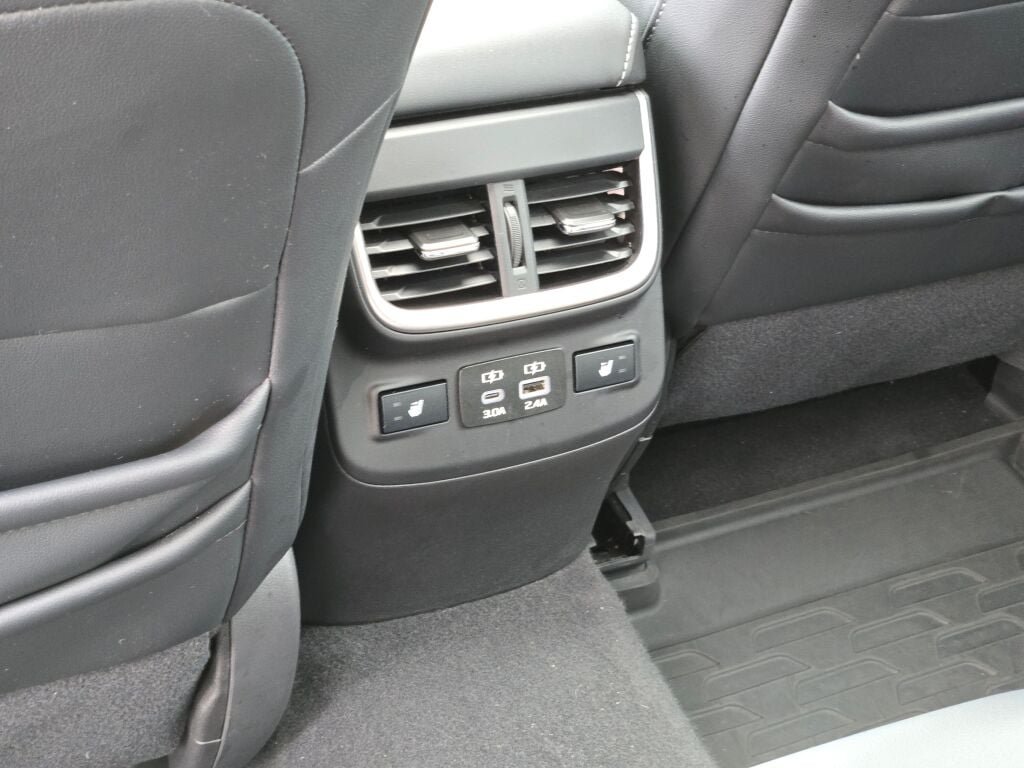 Used 2025 Subaru Outback Limited AWD/4WD image 18