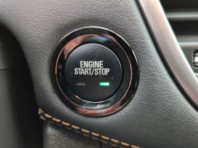 Used 2022 Chevrolet Trax LT w/ LT Convenience Package image 17