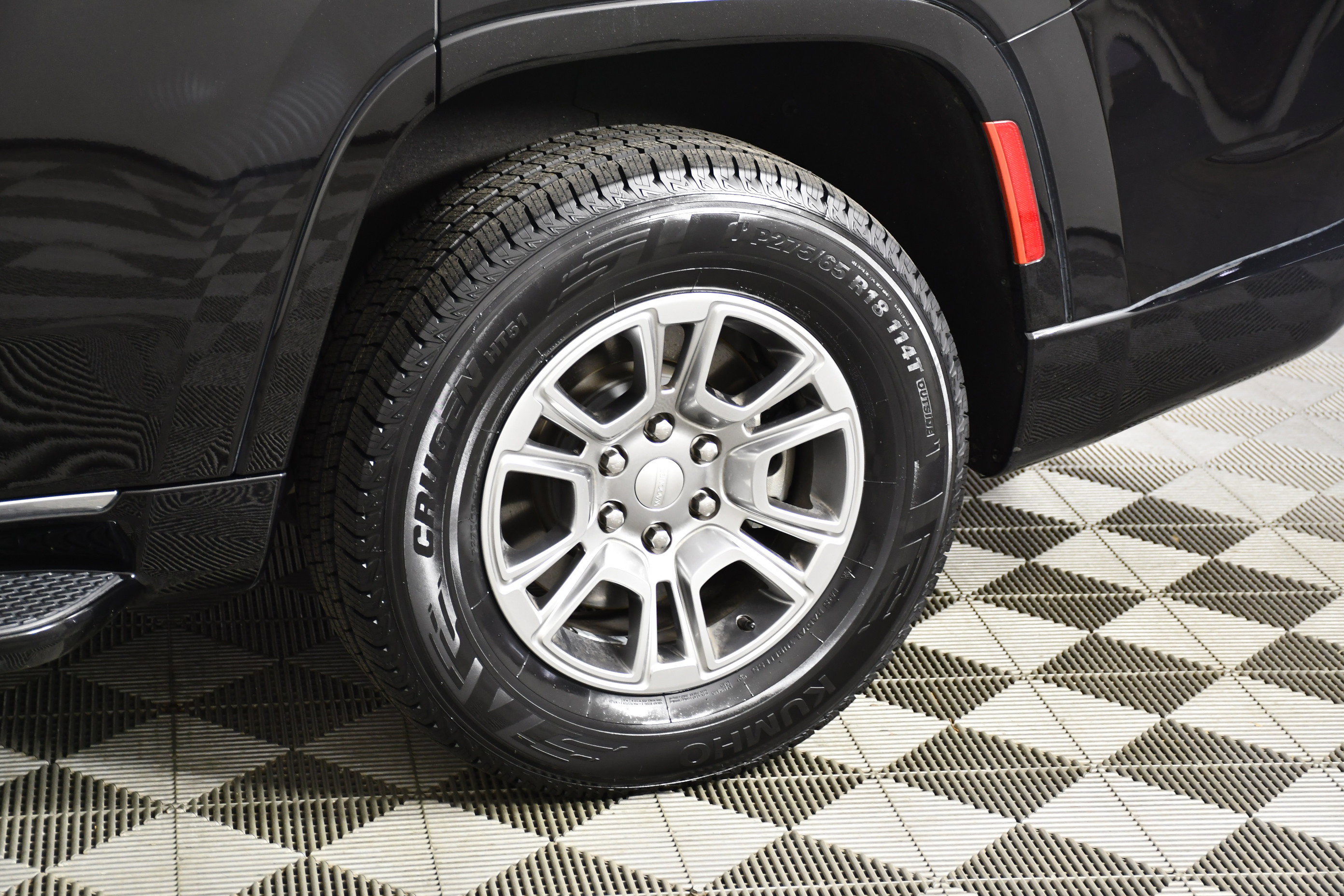 Used 2024 Jeep Wagoneer 4WD w/ HD Trailer Tow Package image 56